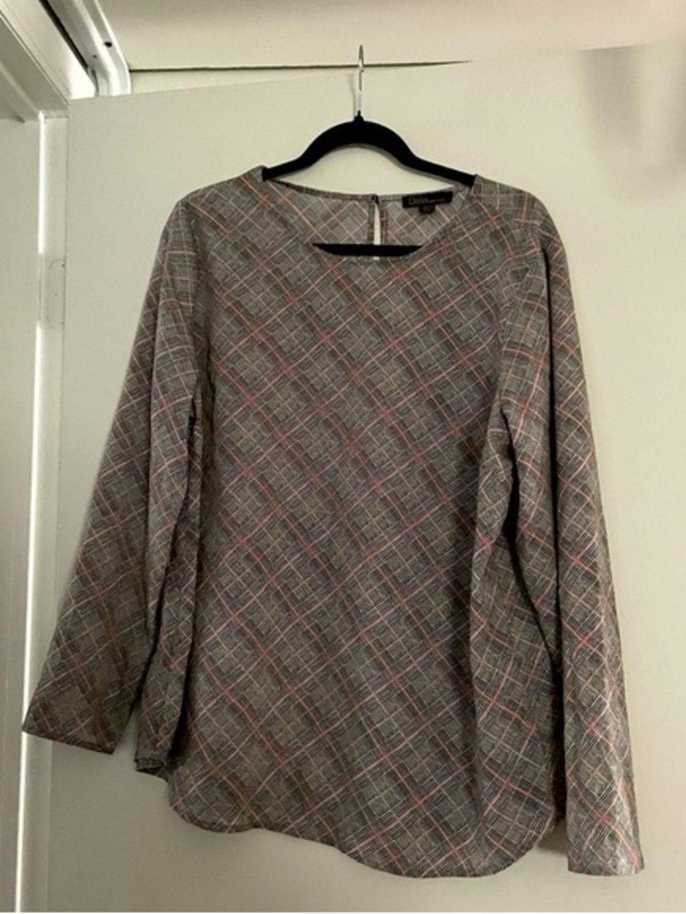 Charming Plaid Long Sleeve Blouse - Gray with red Accents